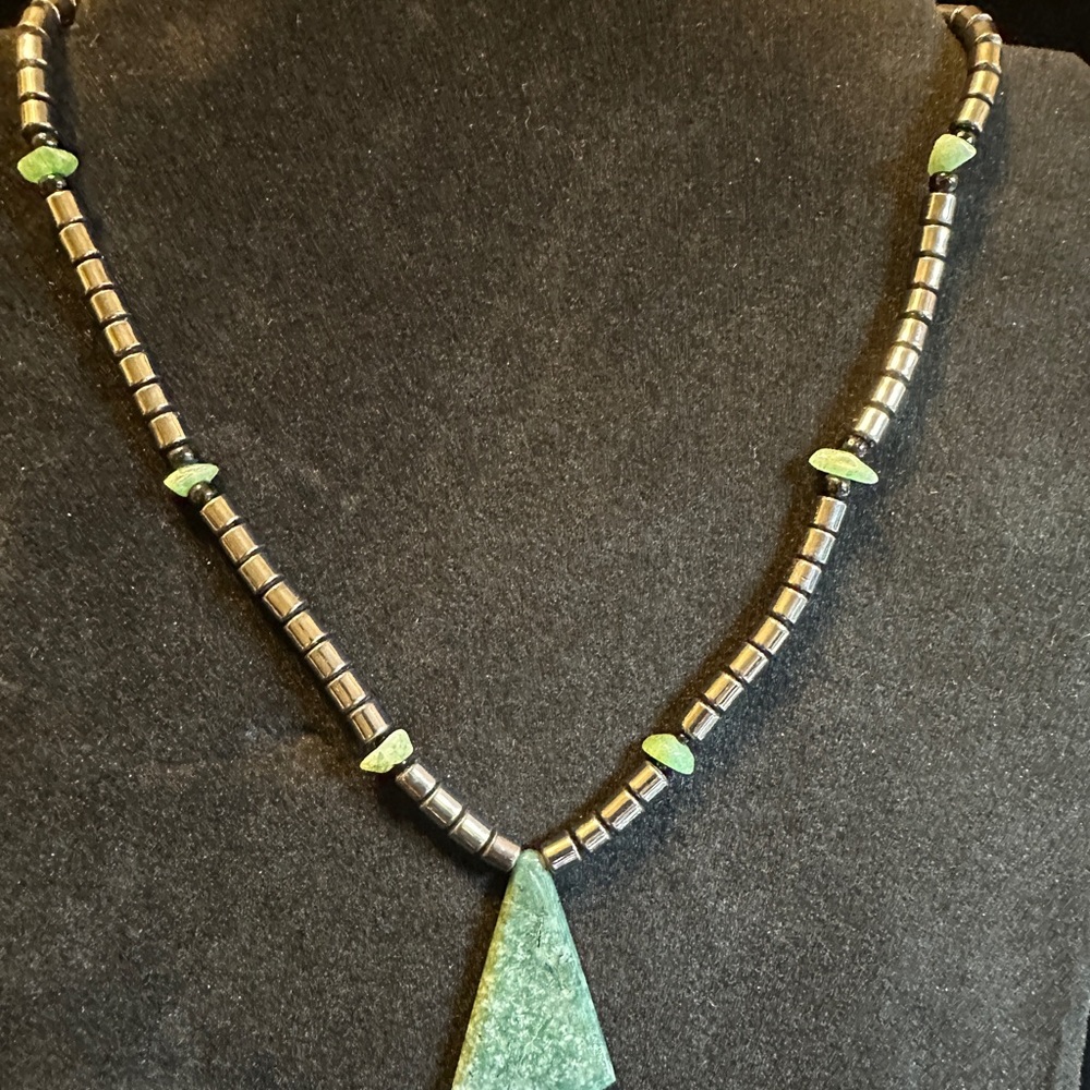Elegant Green Jade and Dark Gray Necklace